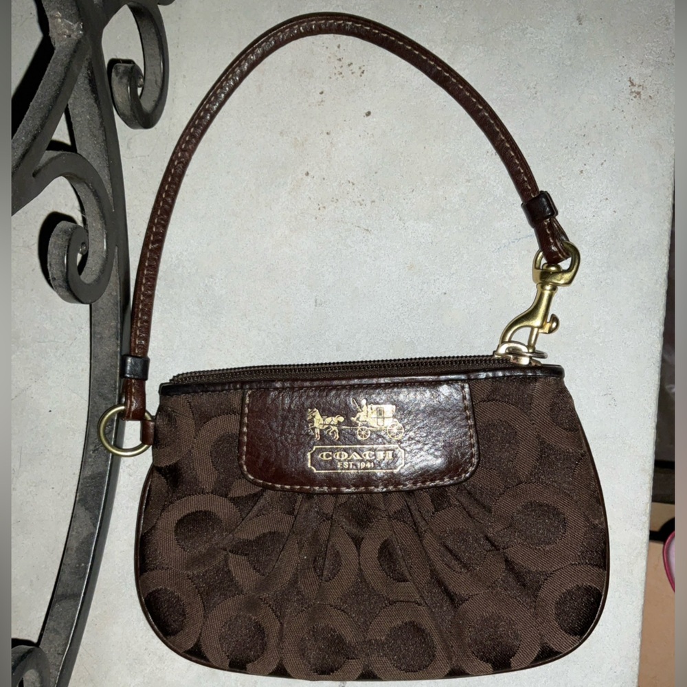 Coach Signature Pleated Wristlet Pouch Wallet Clutch Chocolate Brown